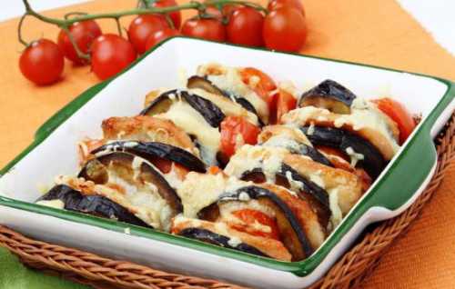 Белый соус не так популярен в пицце, но тоже находит своих ценителей