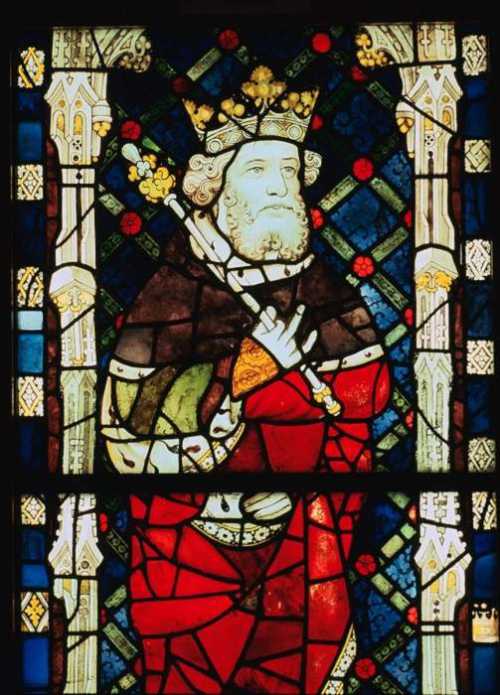 Средние века ассоциируются не только с серостью мышления людей того времени, но и невыразительными и мрачными оттенками, которые использовались в одежде или отделке помещений