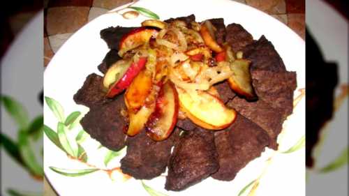 Кстати, дуэт сала с чесноком еще и вредный холестерин выводят из нашего организма