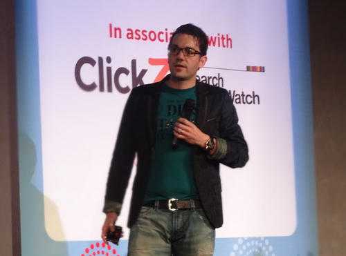 Согласие с мнением окружающих людей как единственной истиной