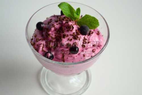 Такой десерт получается легким, нежным, как свежий ветерок