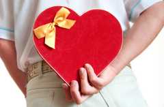 Например, в начале прошлого века у американцев было принято посылать своим невестам марципаны, которые были довольно дороги