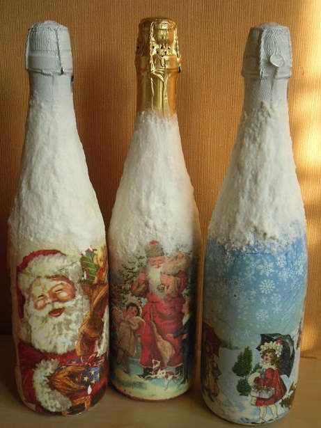 Для елки лучше взять конфеты в зеленой обертке, имеющие прямоугольную форму, а для ананаса полукруглые конфеты в желтой обертке