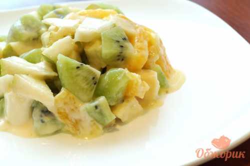 Казалось бы, что может быть проще, чем приготовление салата из фруктов