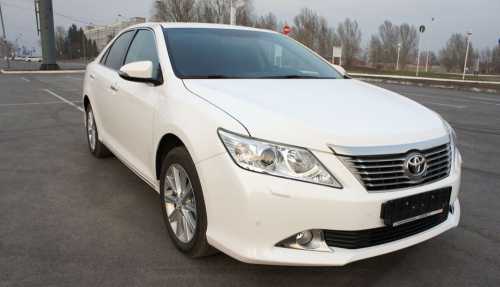 Китая поставляются машино комплекты, которые затем собирают вплоть досварки ипокраски кузова комплектуется цилиндровым двигателем объемом литра идоступен вдвух комплектациях