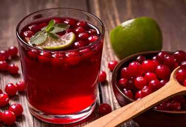 Стимулирует работу почек и мочевыделительной системы, помогает бороться с отеками