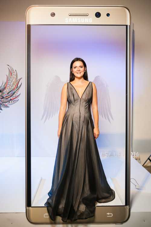 Интеграция моды и высоких технологий: Samsung