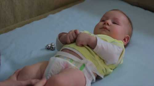 Как помочь ребенку покакать