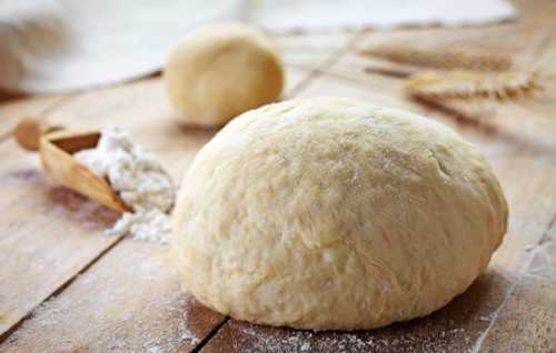 Пошаговый рецепт теста для профитролей с заварным кремом, которое готовится на воде и маргарине