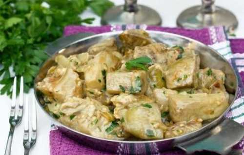 А при наличии специальной сковороды еще и на кухонной плите