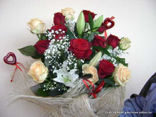 Если покойный мусульманин и его семья строго придерживаются обычаев своей религии, то вам не стоит нести цветы на его могилу