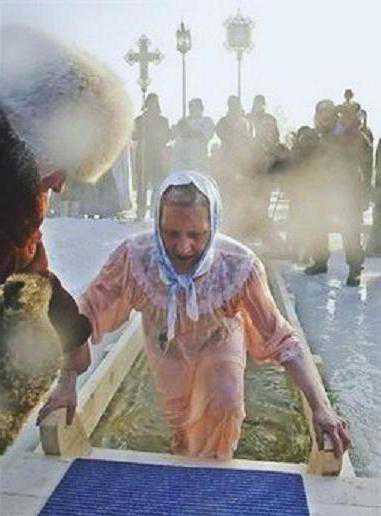 Приходит время либо снимать наращивание, либо делать коррекцию