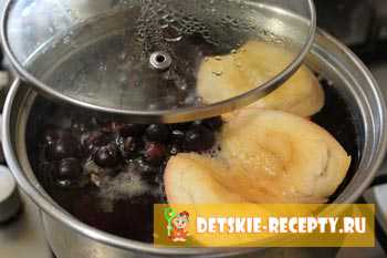 На этот раз хочу предложить виноградный компот со сливами
