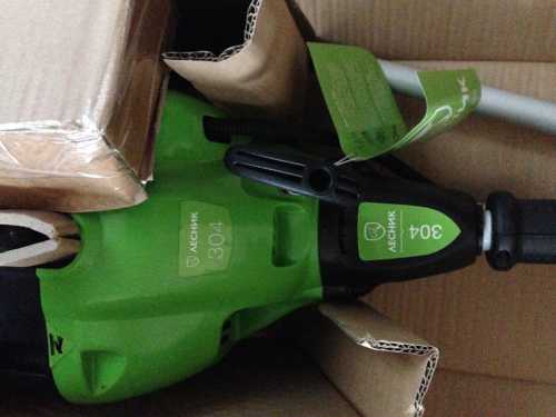 Некоторые светильники работают на солнечных батареях, во многих других установлены энергосберегающие лампы, поэтому в целом такой вариант освещения не потребует больших затрат