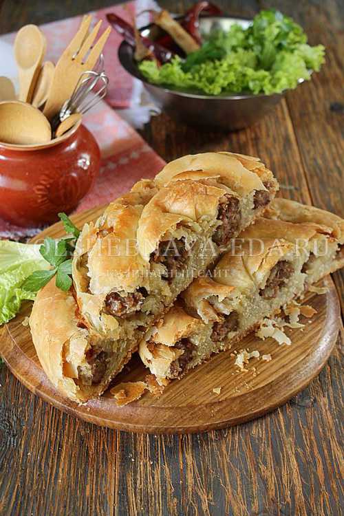 Для этого торта берем готовые бисквитные коржи