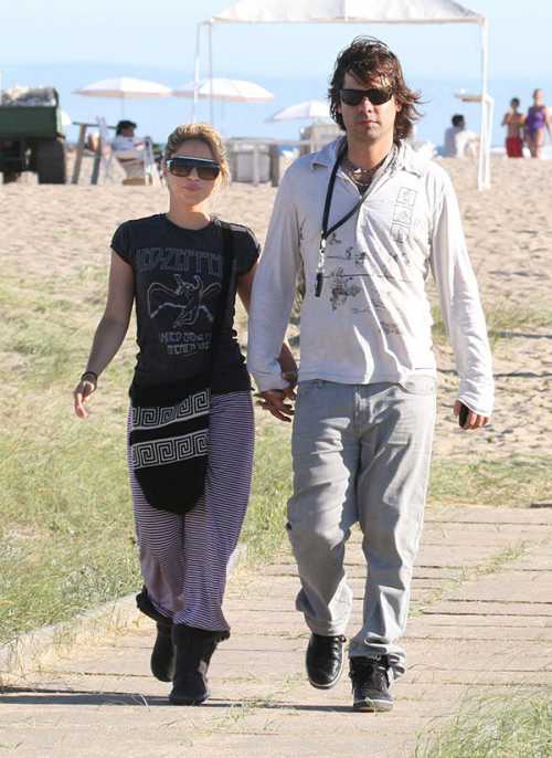 Её успех был подтверждён шестым и седьмым альбомами и с последнего вышла самая продаваемая песня го века