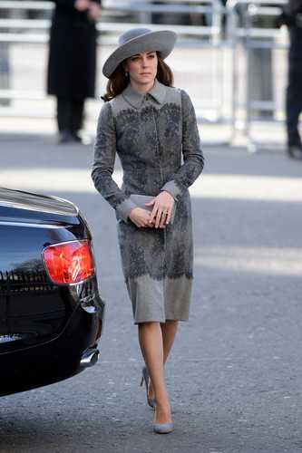 Кейт Миддлтон одевается слишком вызывающе