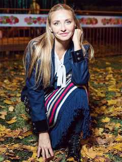 Младшая дочь Навки поздравила маму с днем рождения‍ в стихах