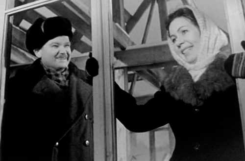 Матьимачеха дикорастущая трава, если у вас есть возможность за ним наблюдать, тогда оно вам подскажет, когда можно сеять на огороде раннюю морковьлук чернушку семенамиукроппетрушкасалат редиска