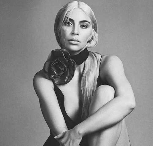 Ким Кардашьян оголилась ради гостей